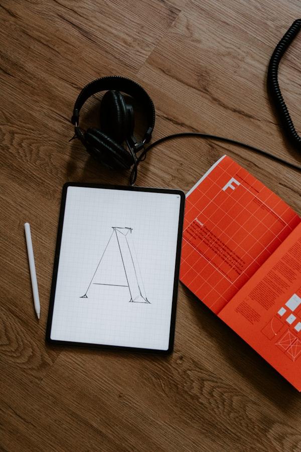 Freelancer recording and editing short-form video content for SEO
